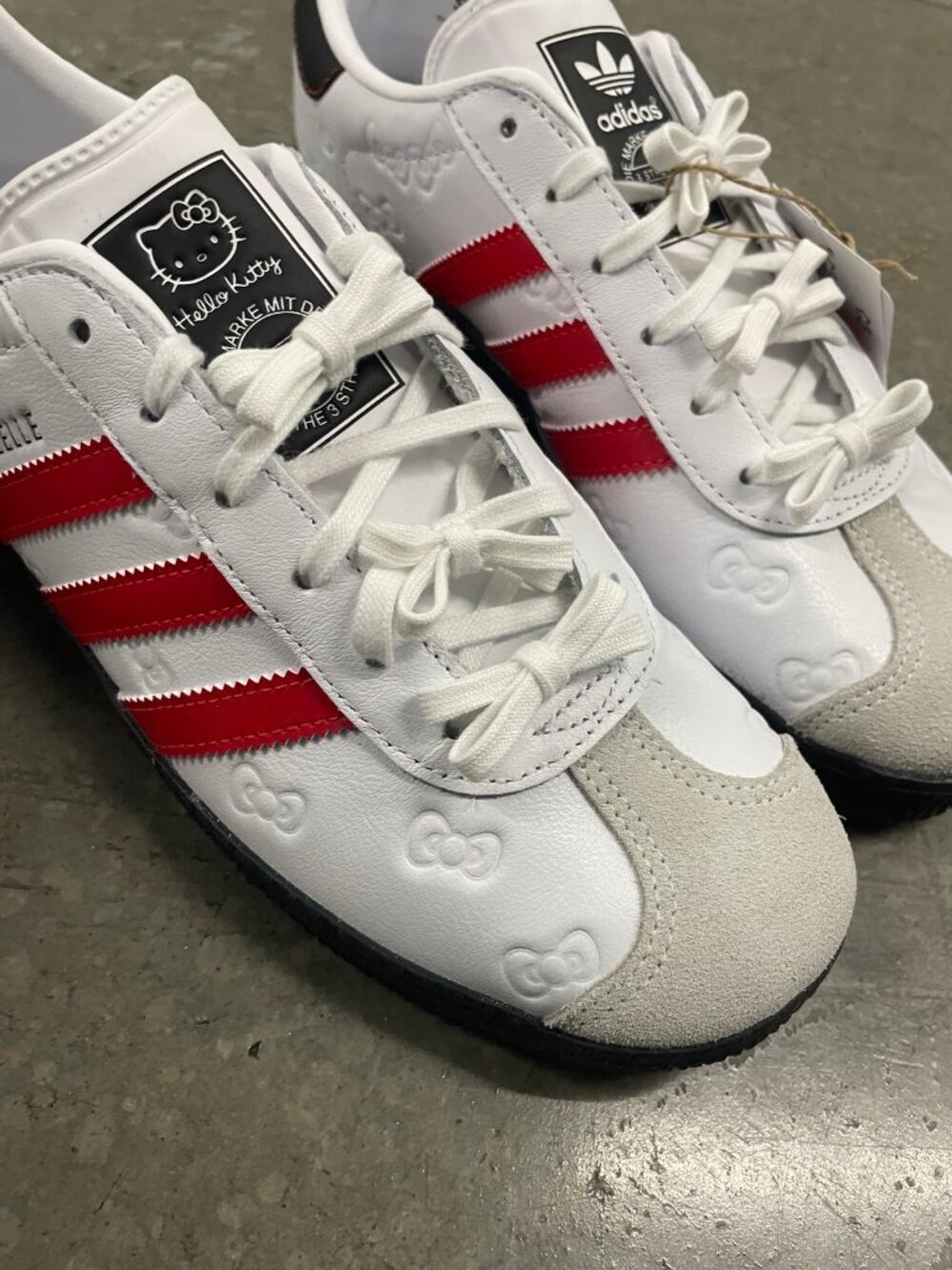 Adidas x Hello Kitty Gazelle Sneaker - Picture 5 of 5